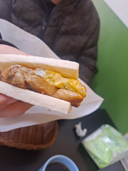 食記：欸，這家早餐很好吃─嘉義大林三輪車碳烤三明治